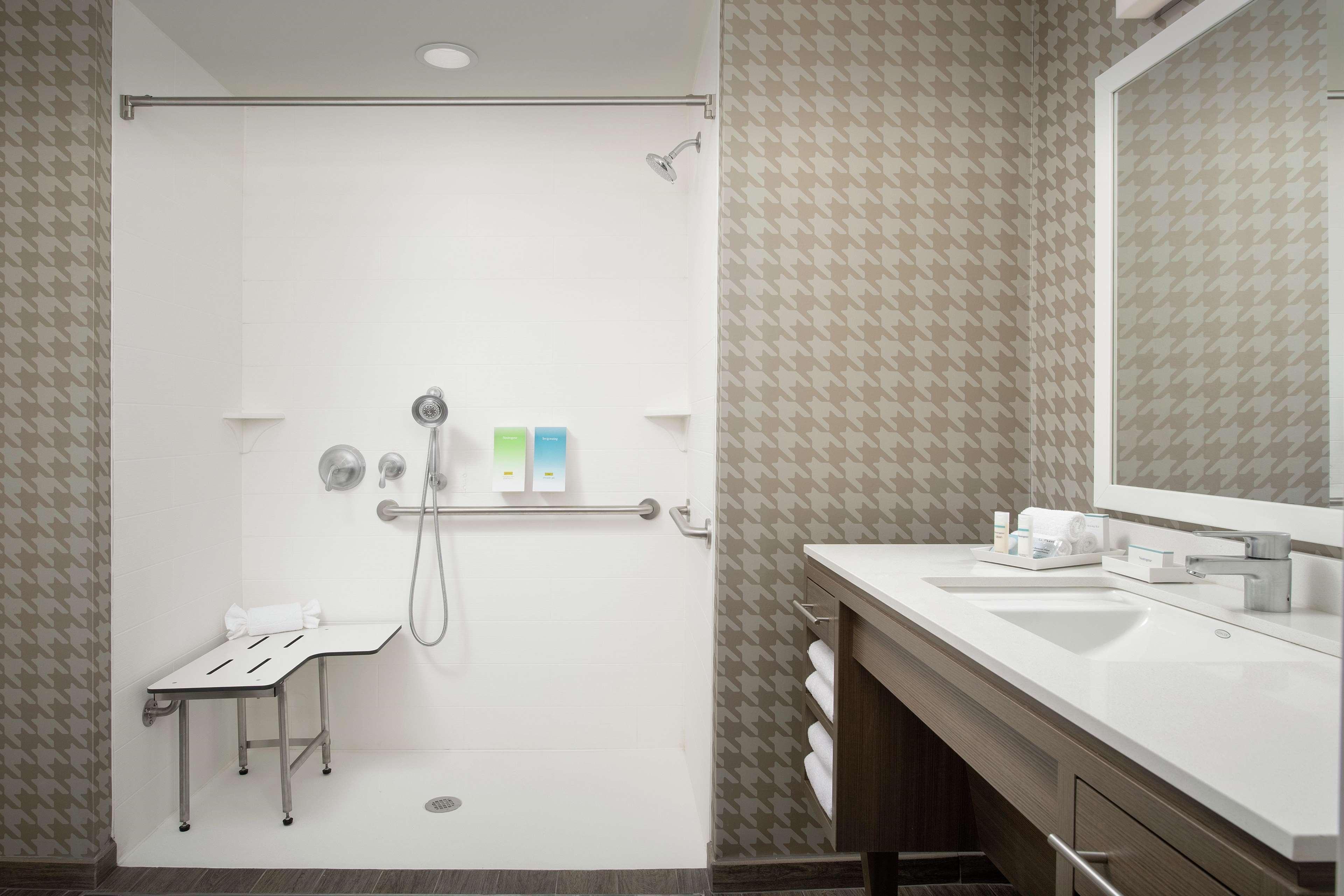Home2 Suites By Hilton Edison Eksteriør bilde